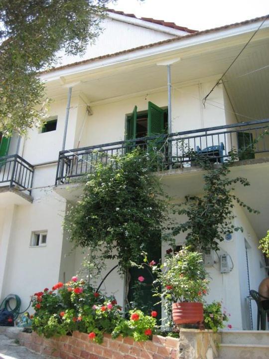Mediterraneo Studios Василики Екстериор снимка